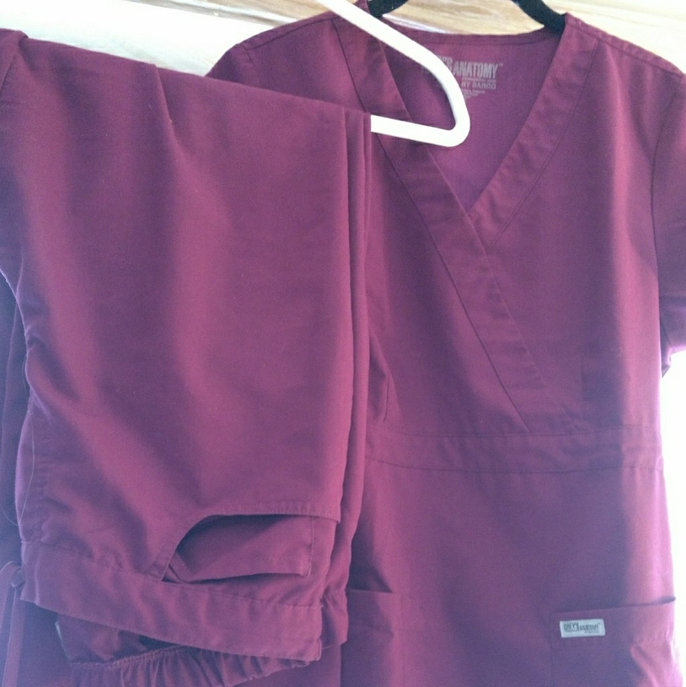 Scrub set